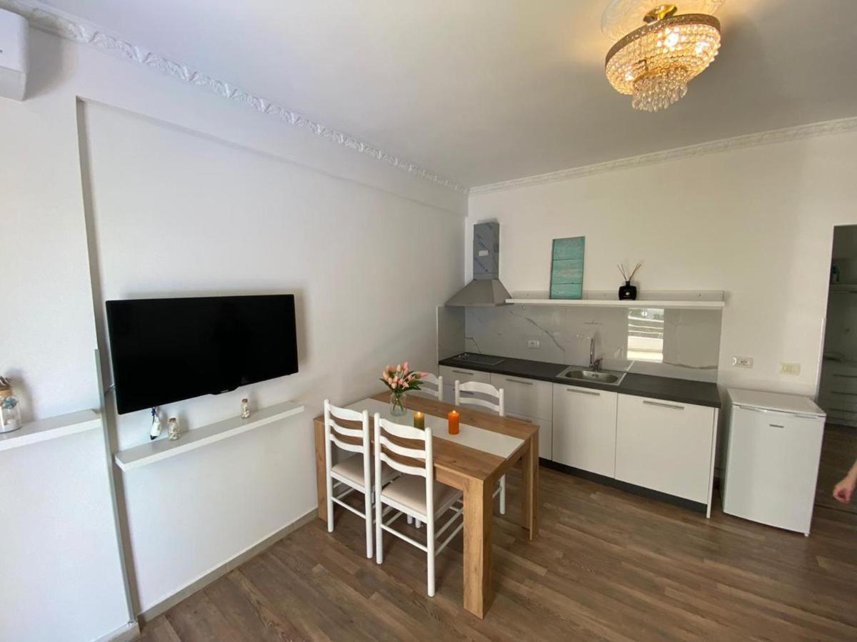 Rock Apartments Saranda Extérieur photo