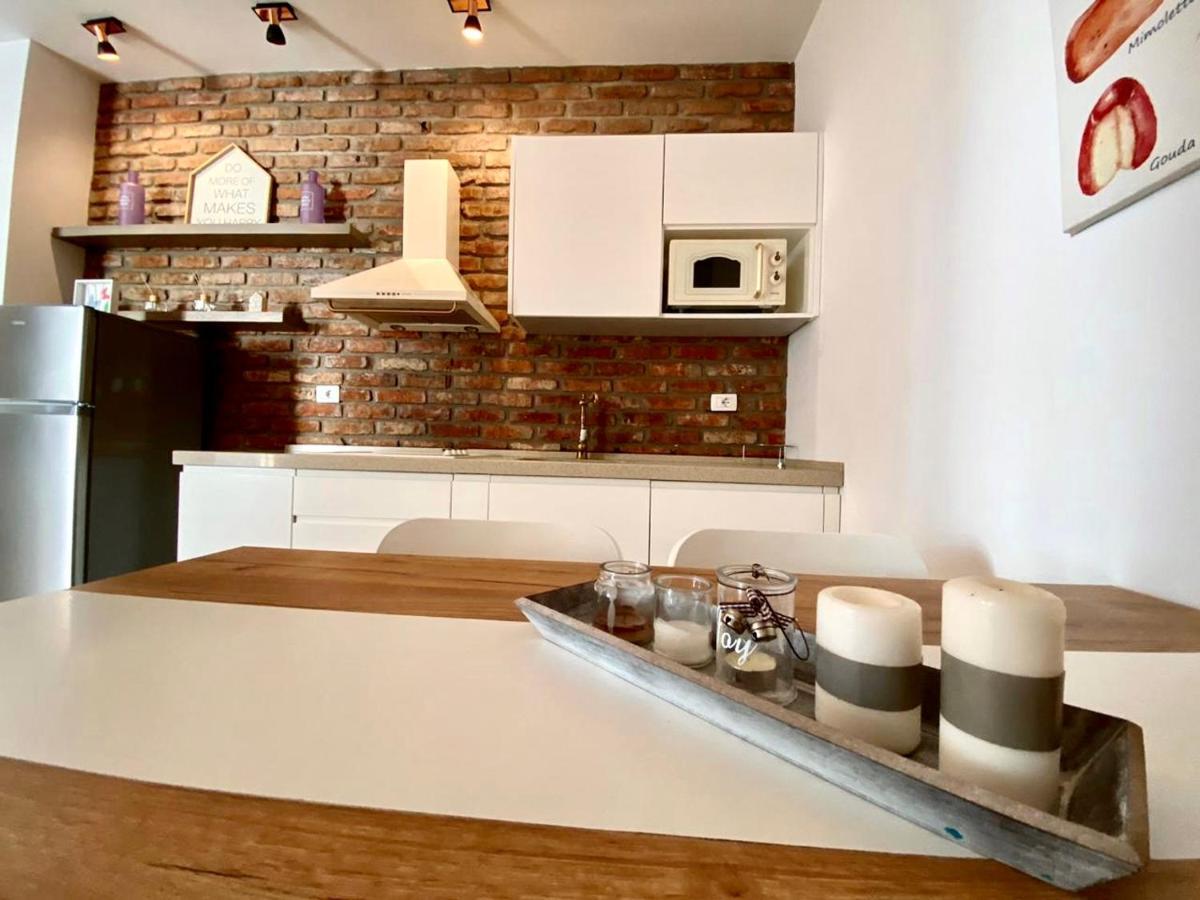 Rock Apartments Saranda Extérieur photo